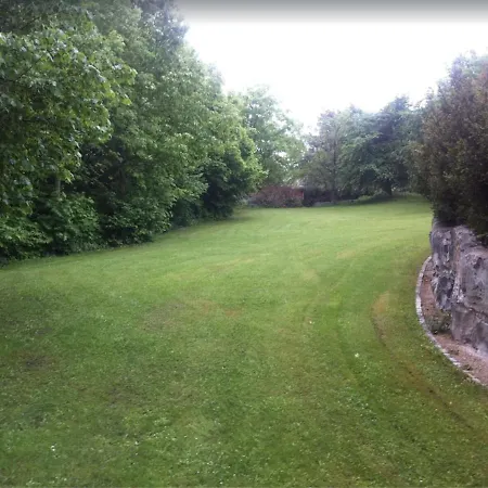 Idyllisches Haus Mir Riesigem Garten Auf Dem Land Pottmes